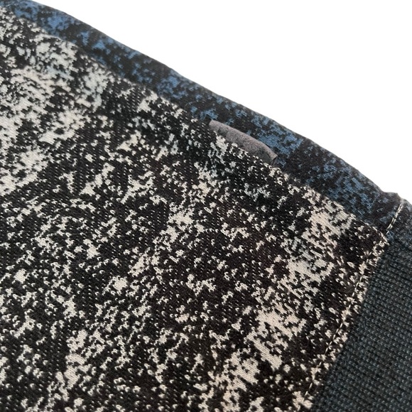 Quiksilver Men’s Sweater XL Black Gray Knit Crewneck Limited Collection - Picture 3 of 8